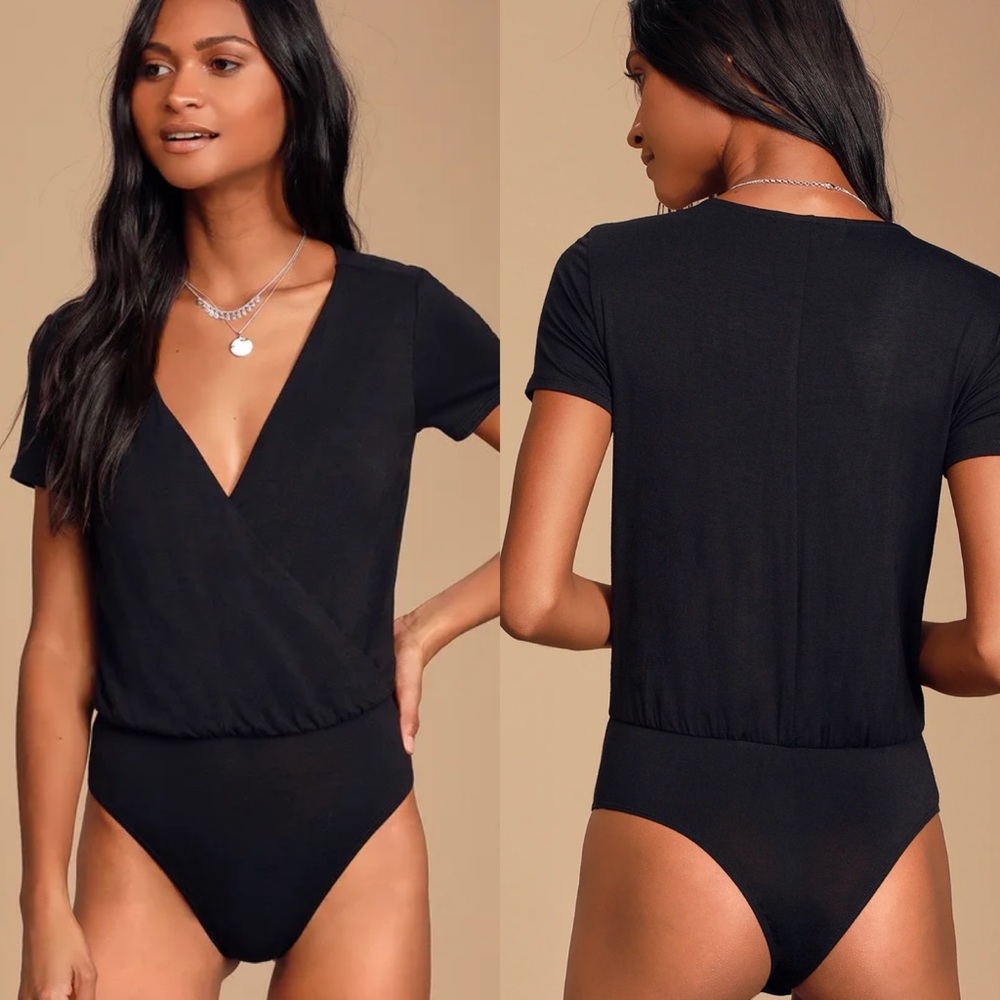 🌟 MUST GO 🌟 Lulu’s Marren Black Short Sleeve Surplice Bodysuit